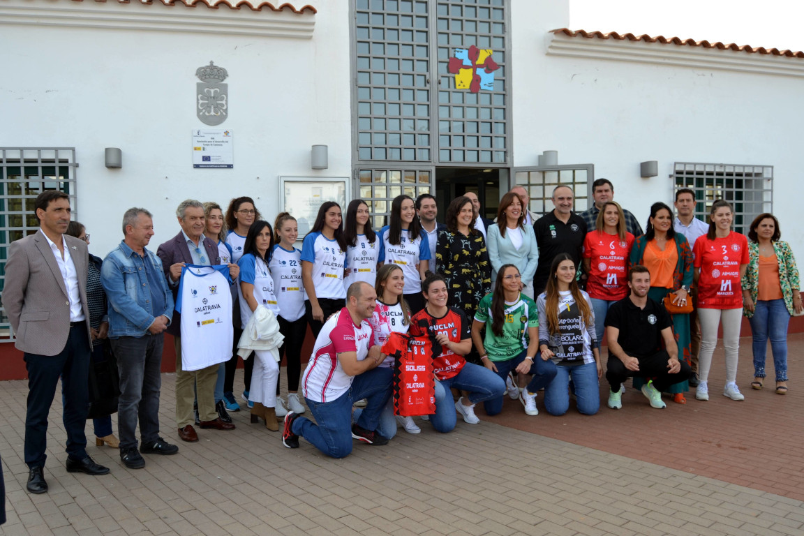 Los clubes femeninos BM Bolaños, BM Pozuelo, Almagro FS y Voleibol Miguelturra promocionarán la marca “Calatrava Sabor”