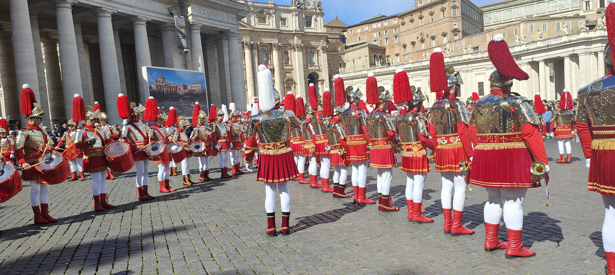 Armaos haciendo la Estrella en la Plaza de San Pedro del Vaticano